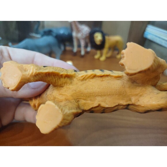 Greenbrier International Misc Animals, Lot of 7 Animals Lion Tiger Giraffe Dog - Picture 3 of 11